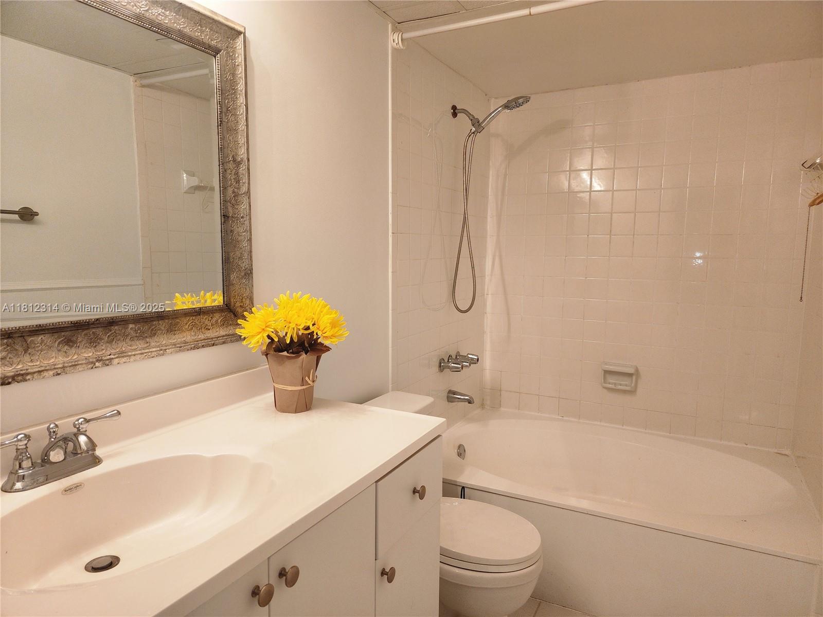 WIMBLEDON AT JACARANDA CO - Residential