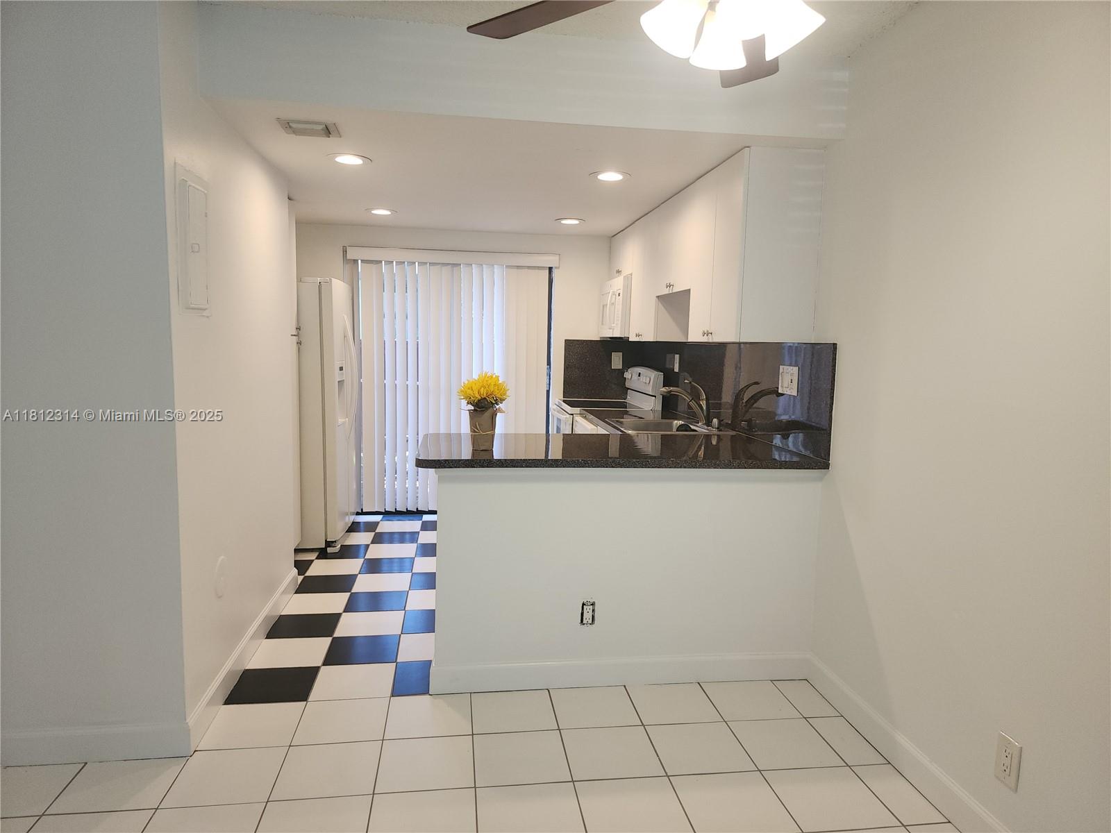 WIMBLEDON AT JACARANDA CO - Residential