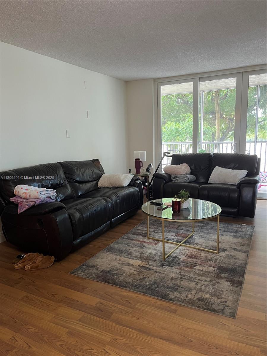 CORONADO AT JACARANDA PHA - Residential