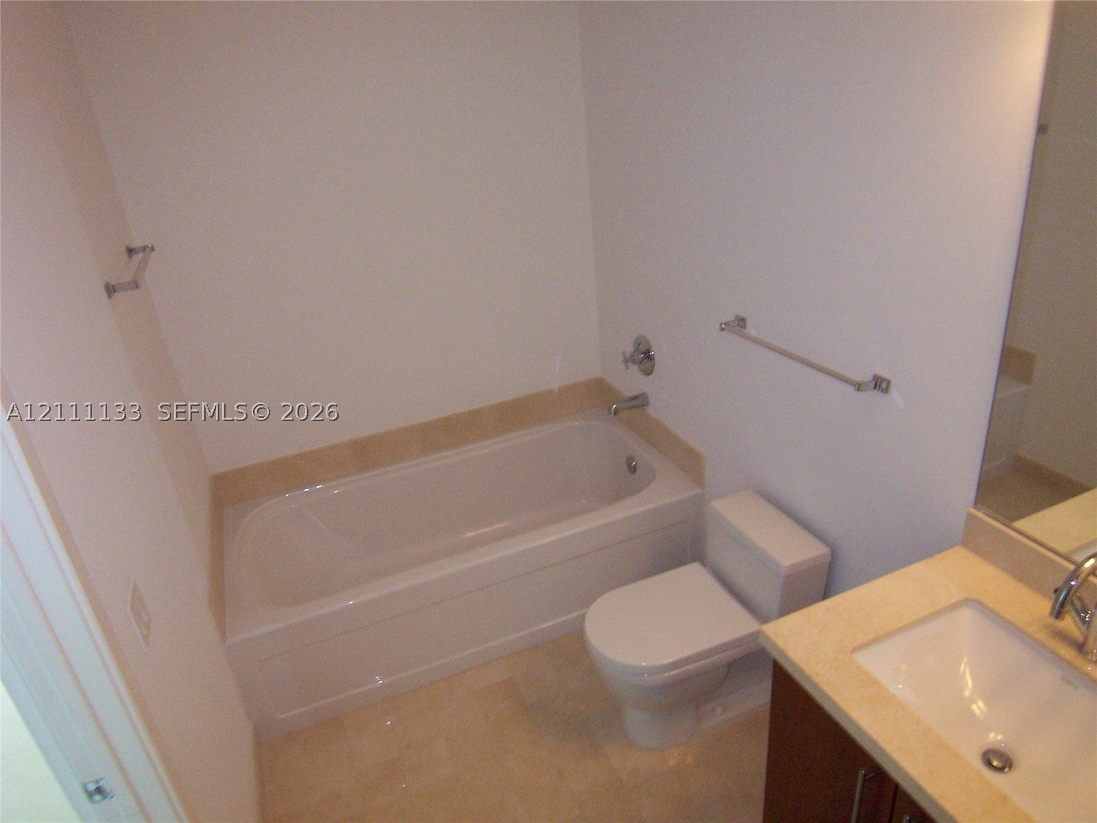 79 SW 12th St 3305-S