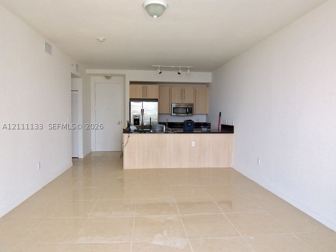 79 SW 12th St 3305-S