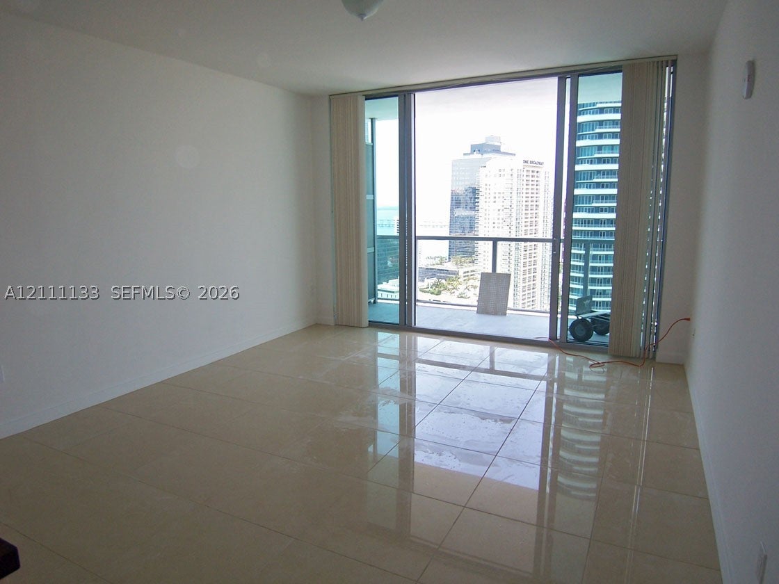79 SW 12th St 3305-S