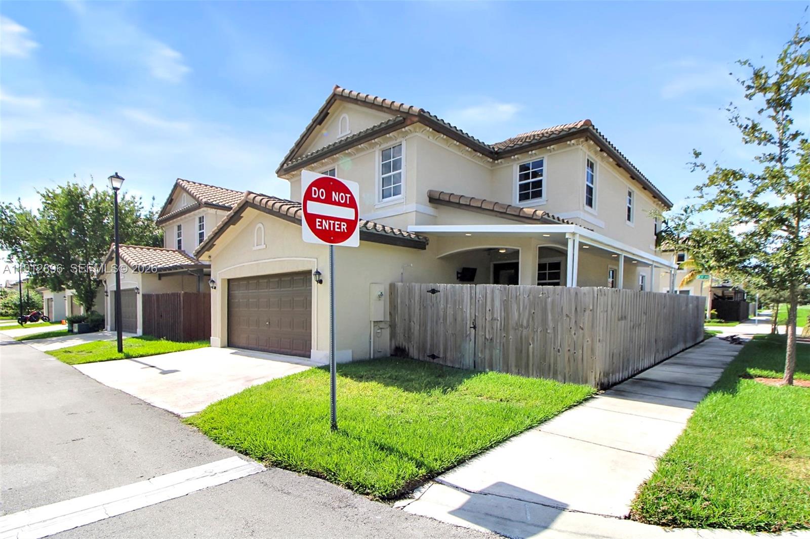 24301 SW 117th Path, Homestead, FL, 33032/$565,000 3 24301 SW 117th Path