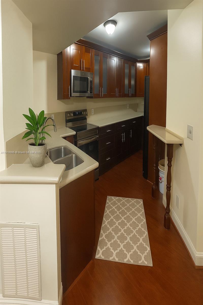 EDGEWATER CONDO - Residential Lease