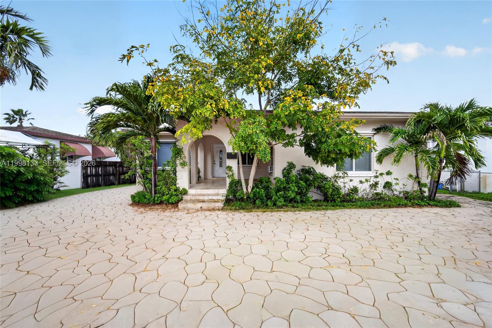 ARTBILT HOMES - Residential