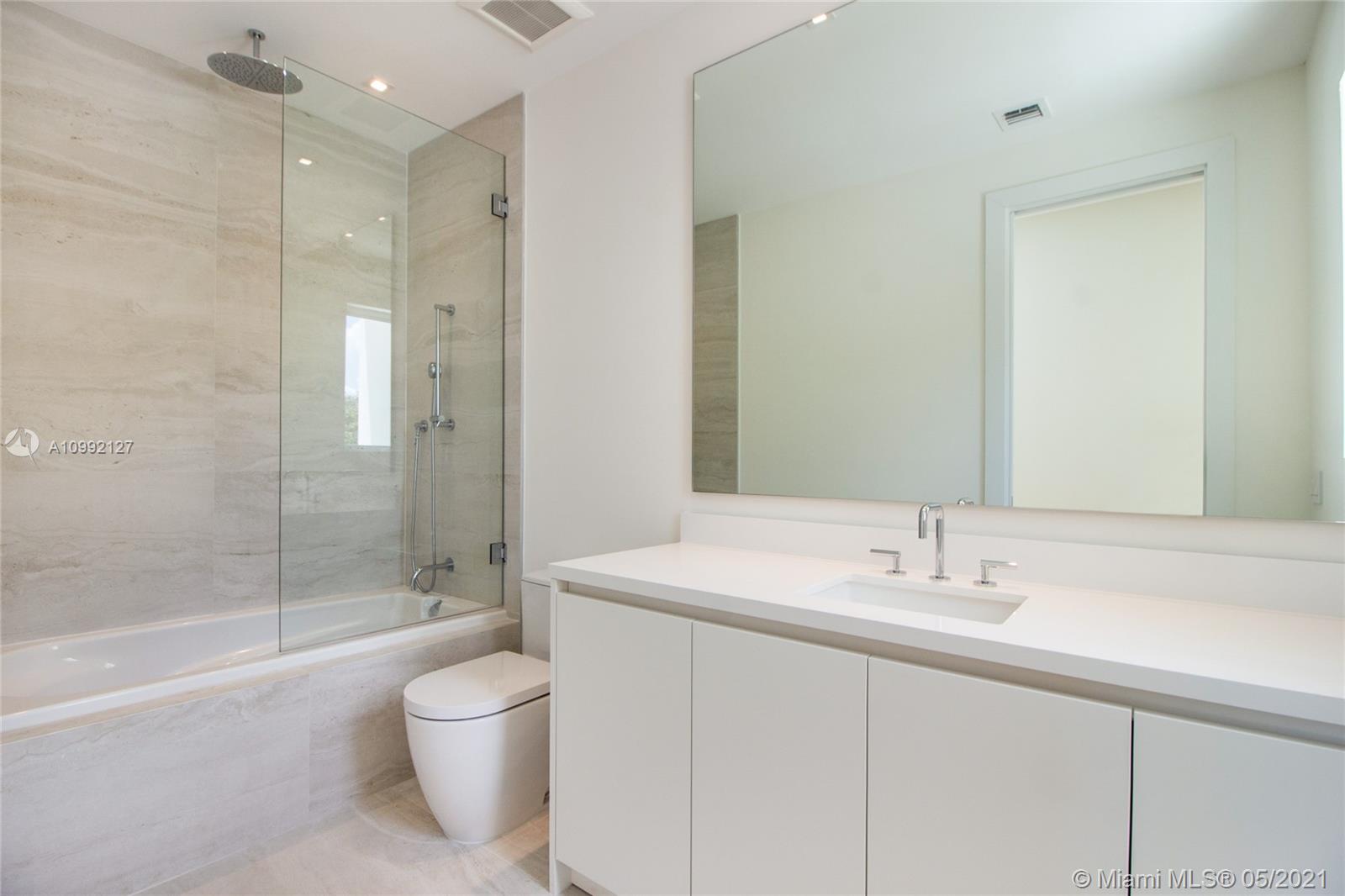 PINE BAY ESTATES SEC 1 - Residential
