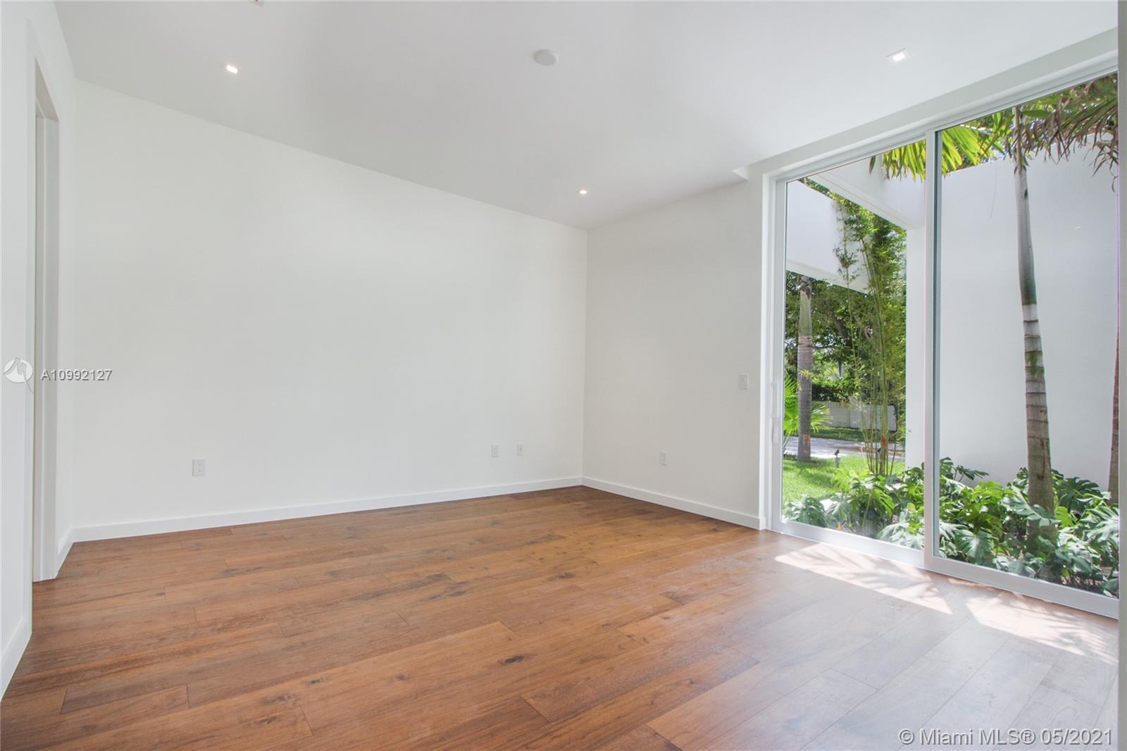 PINE BAY ESTATES SEC 1 - Residential