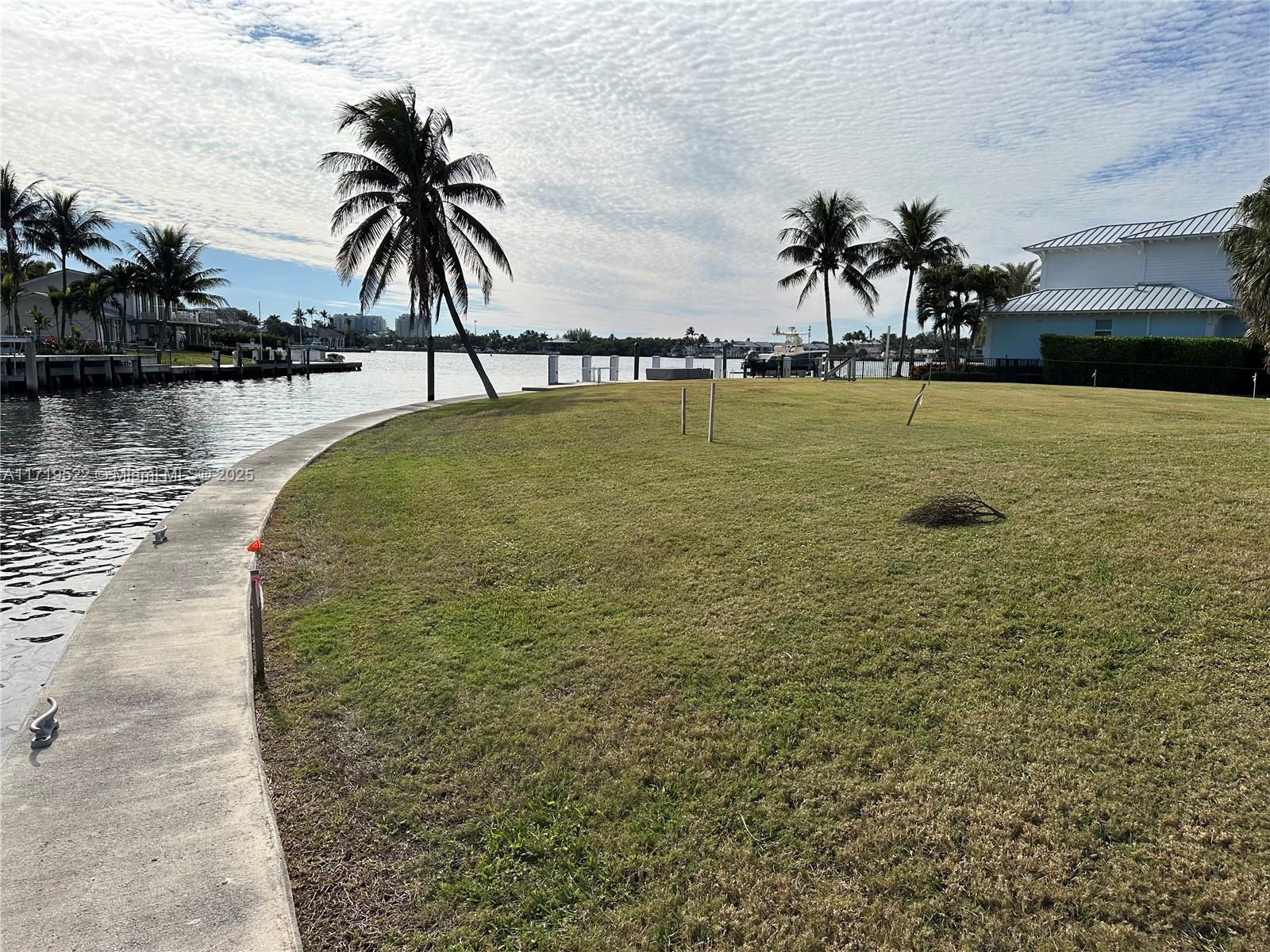 Miracle Mile Island Estate - Land