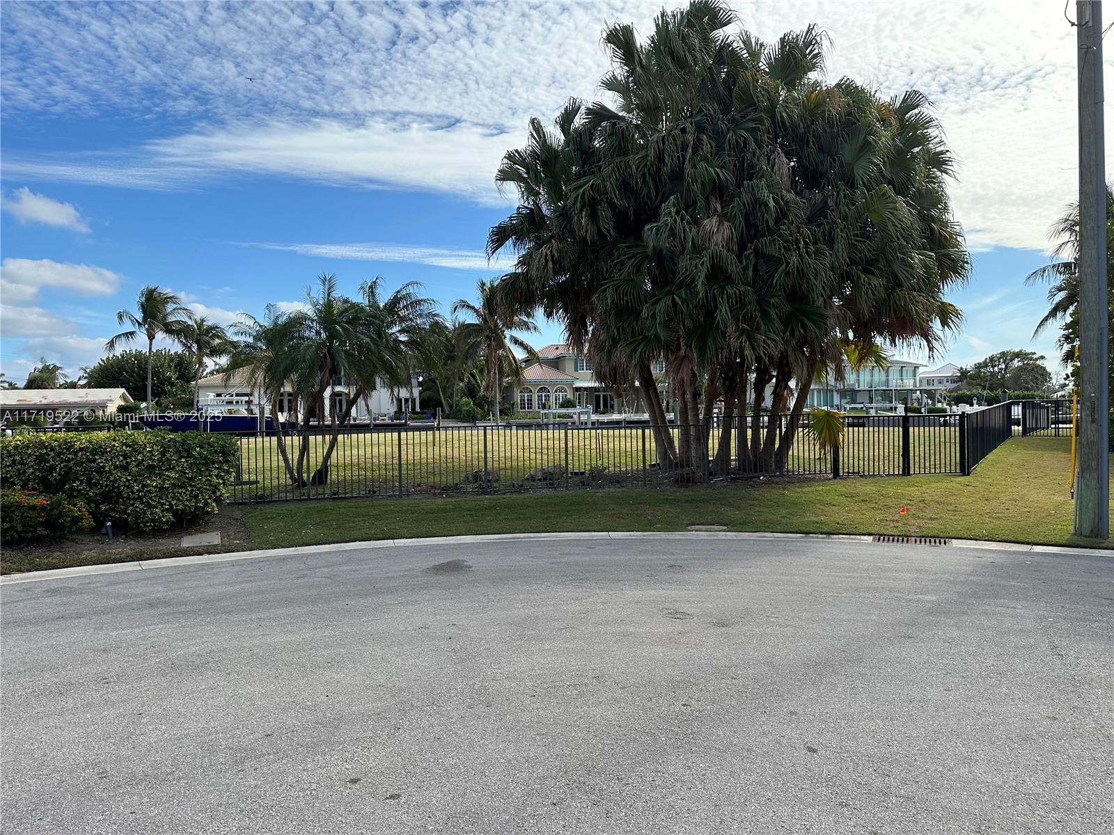 Miracle Mile Island Estate - Land