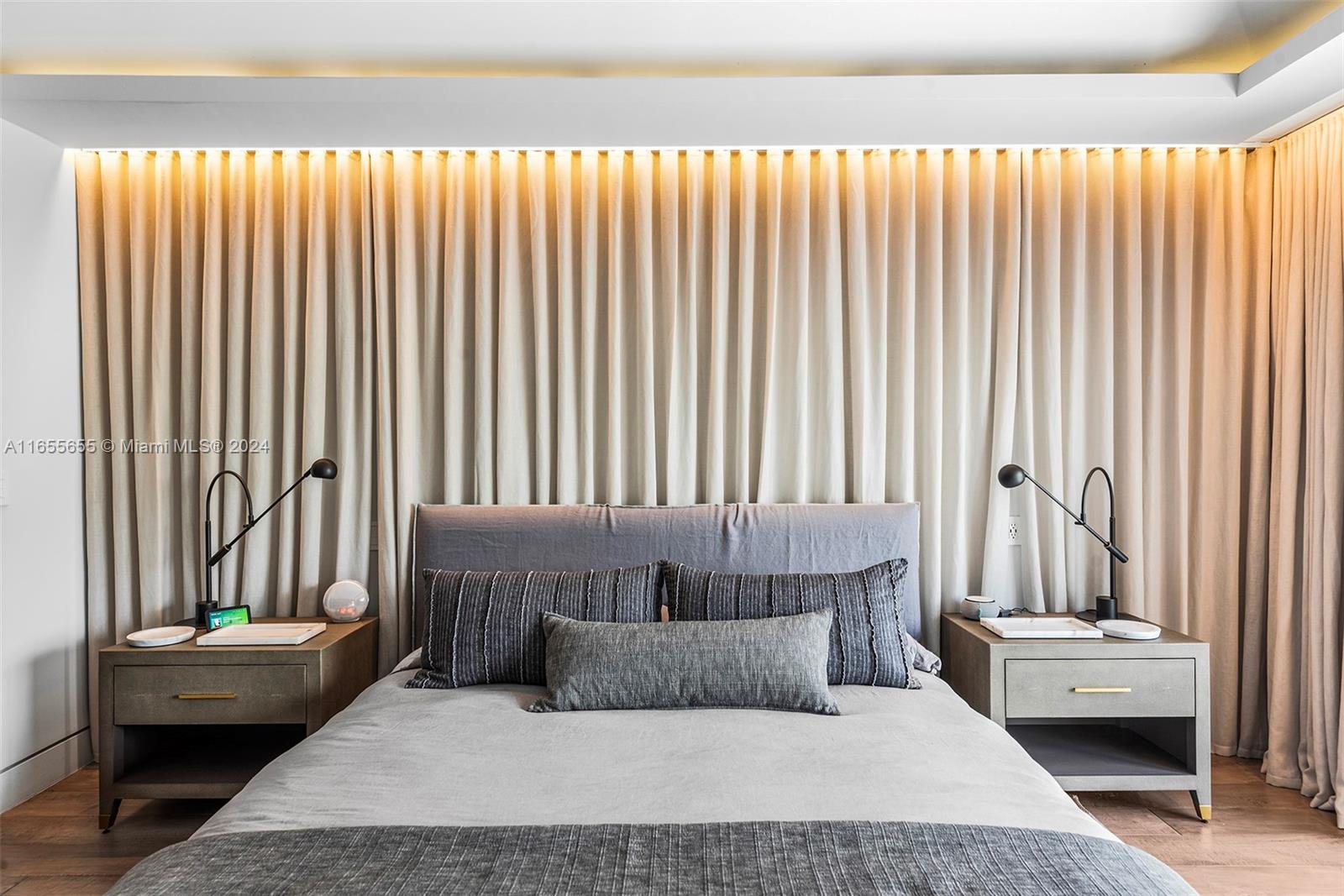 AVENTURA ESTATES - Residential