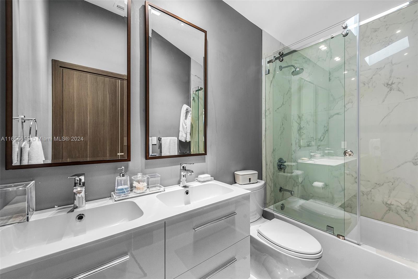 AVENTURA ESTATES - Residential