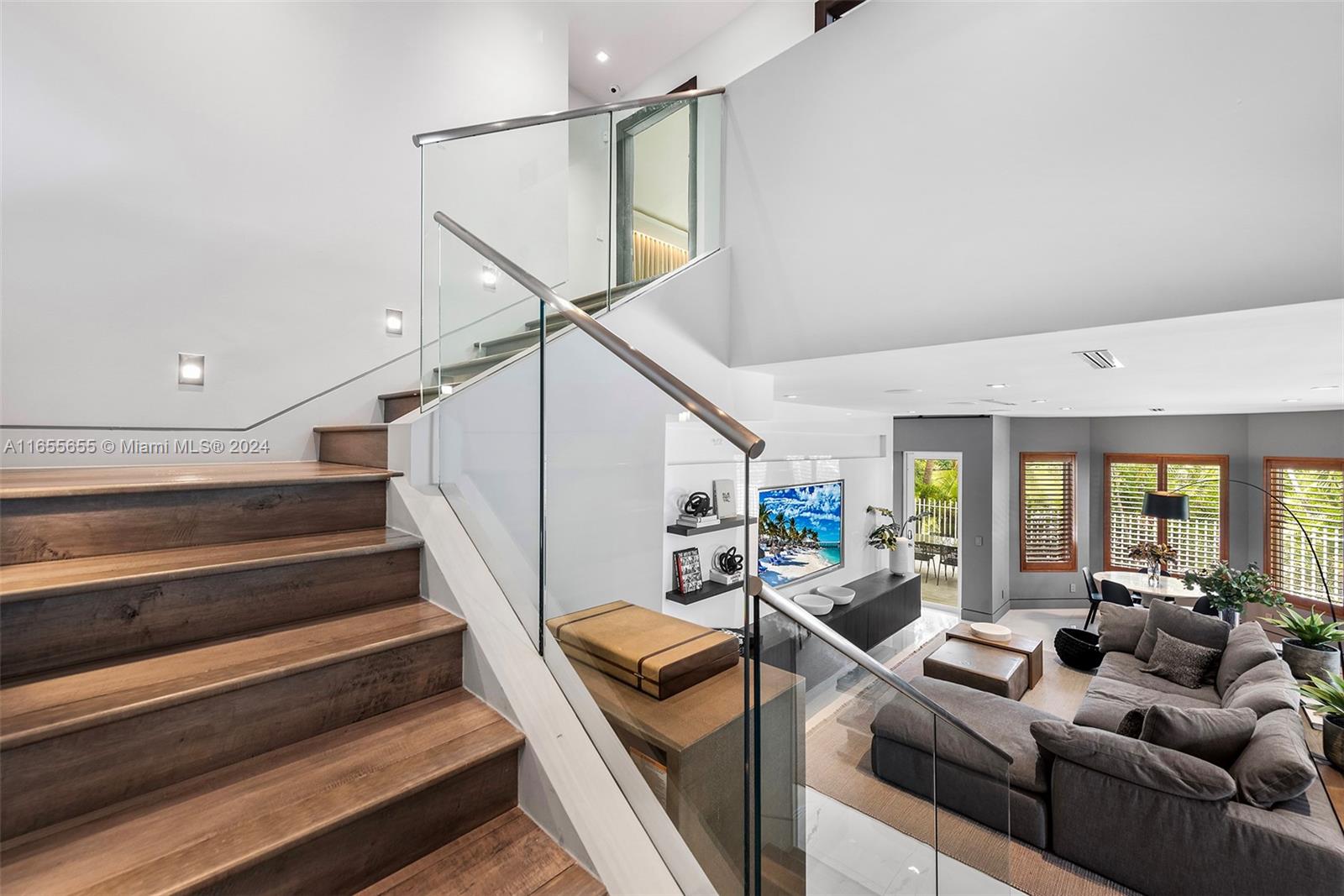 AVENTURA ESTATES - Residential