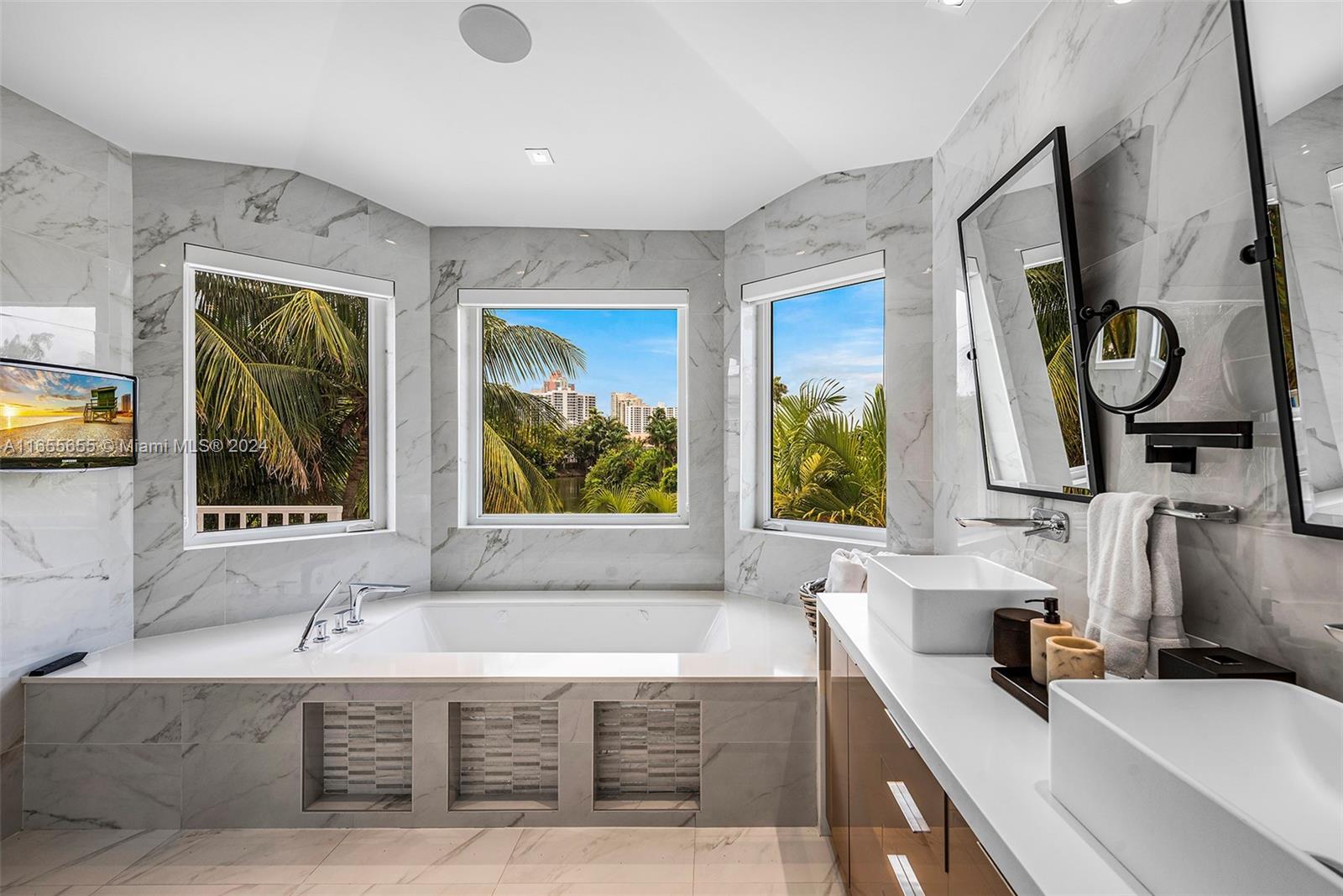 AVENTURA ESTATES - Residential