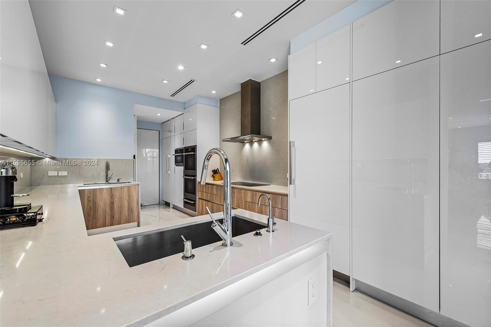 AVENTURA ESTATES - Residential