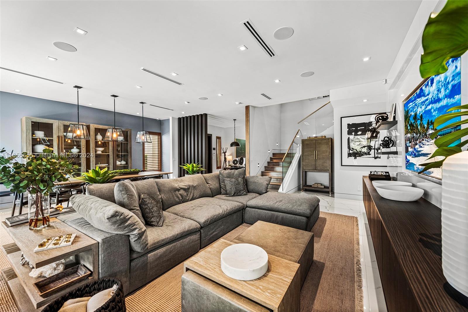 AVENTURA ESTATES - Residential