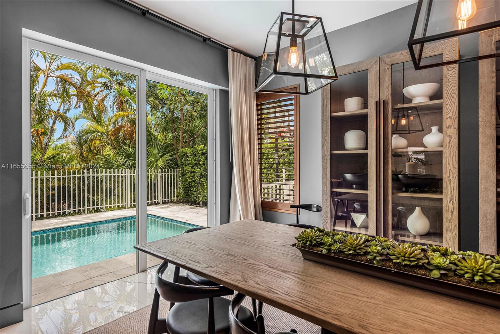 AVENTURA ESTATES - Residential