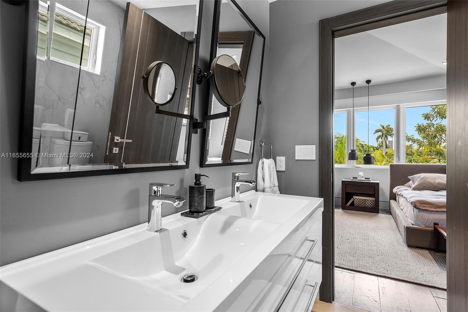 AVENTURA ESTATES - Residential