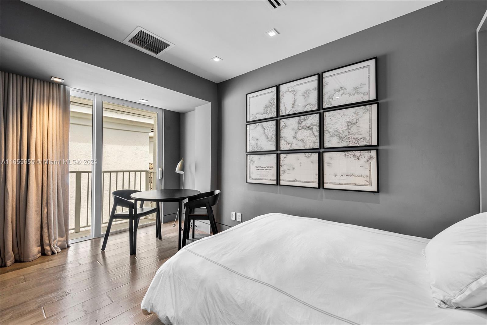 AVENTURA ESTATES - Residential