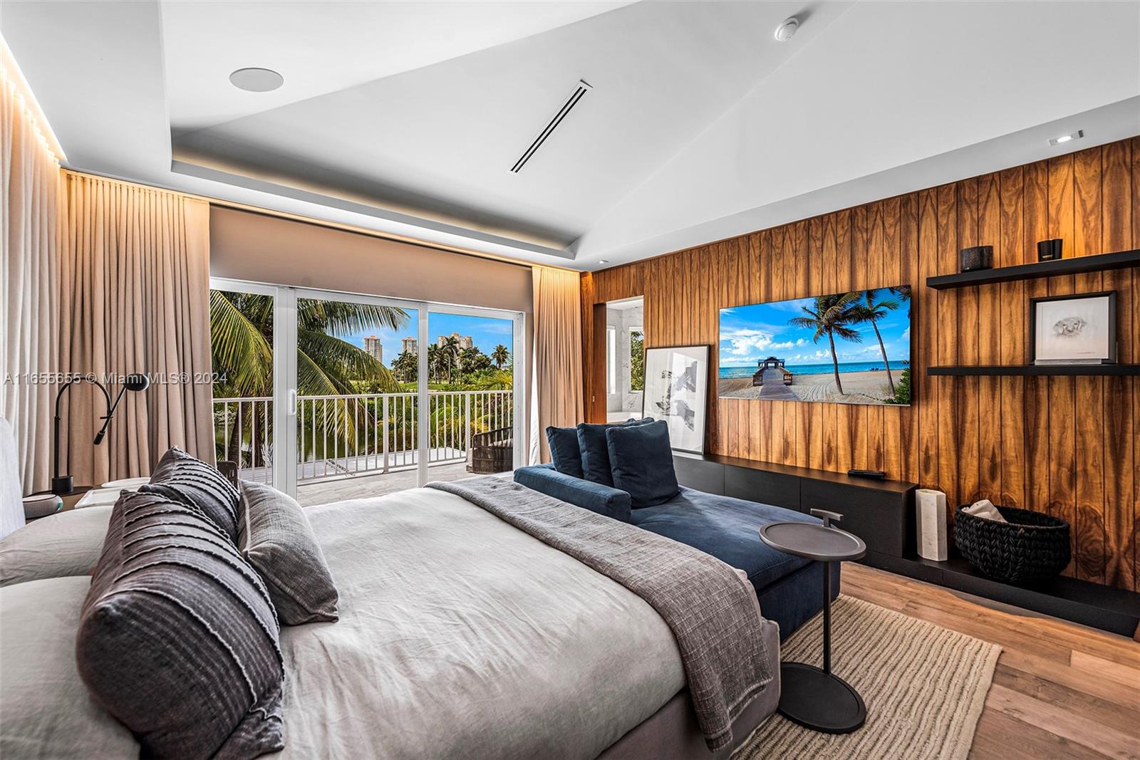 AVENTURA ESTATES - Residential