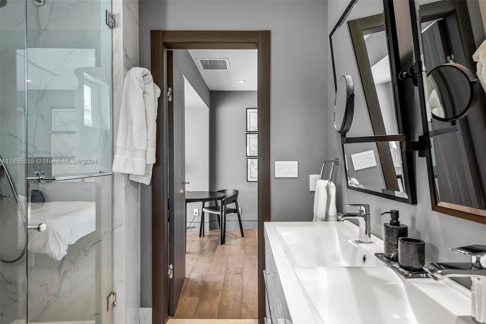 AVENTURA ESTATES - Residential