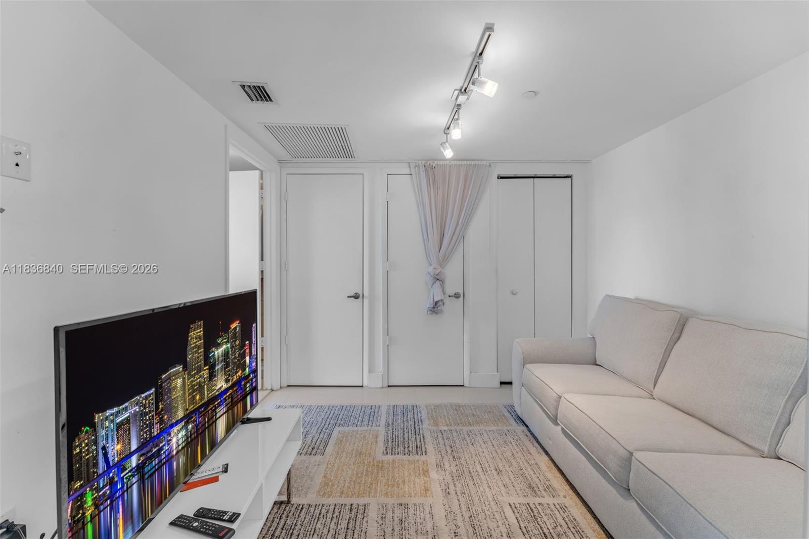 ICON BRICKELL NO TWO - Residential