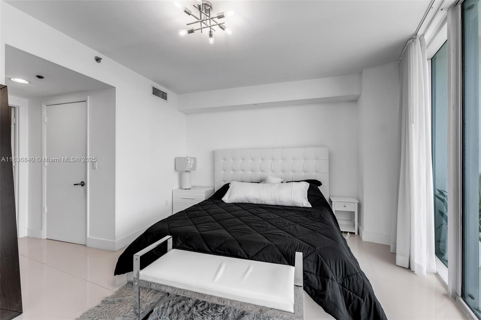 ICON BRICKELL NO TWO - Residential