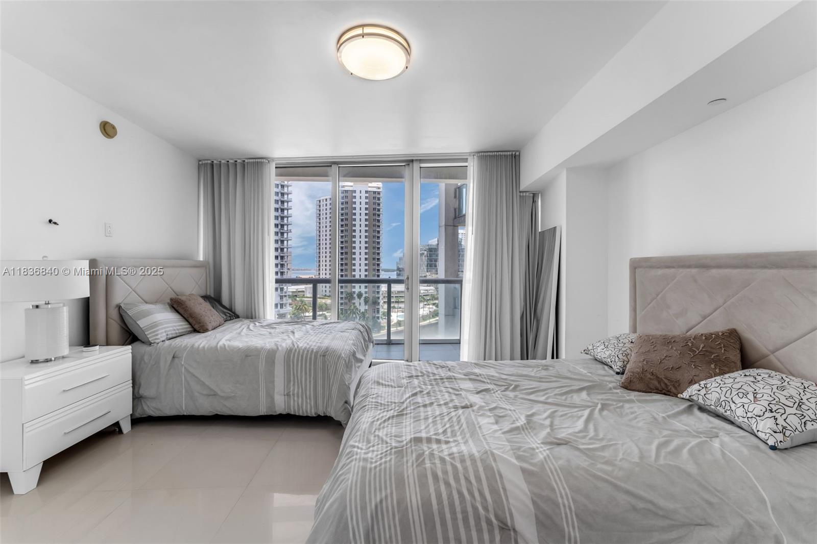 ICON BRICKELL NO TWO - Residential