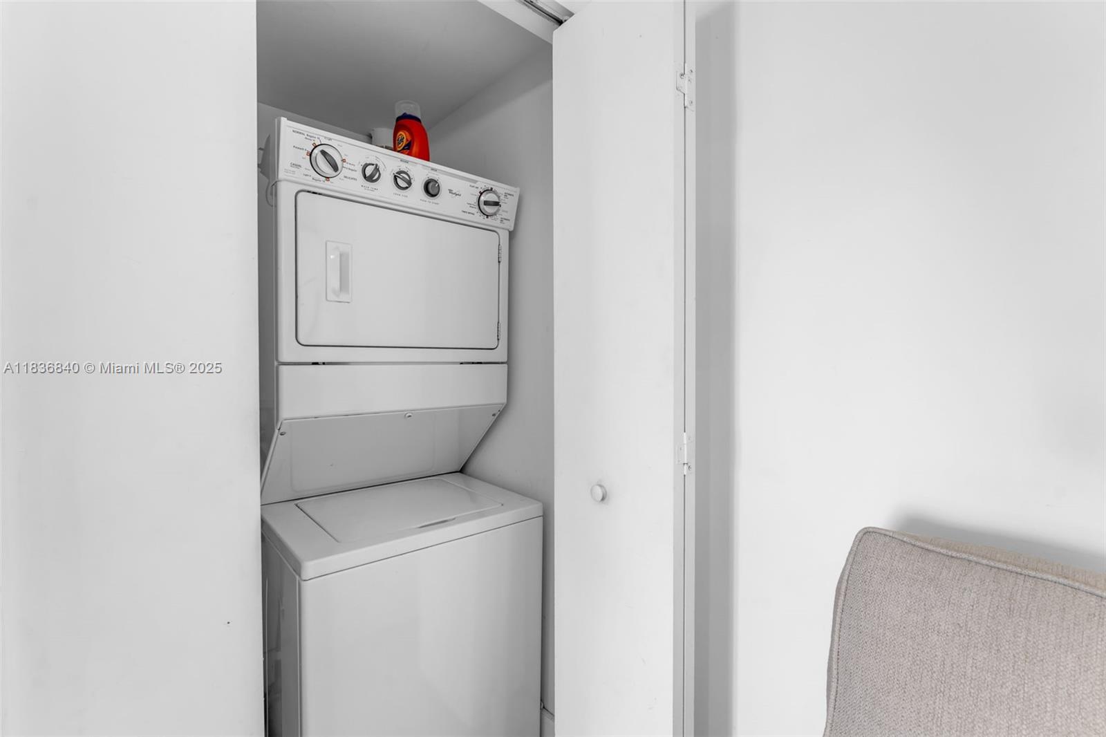 ICON BRICKELL NO TWO - Residential