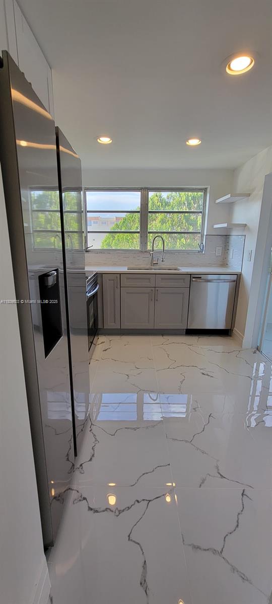 CYPRESS TREE CONDO BLDG 3 - Residential