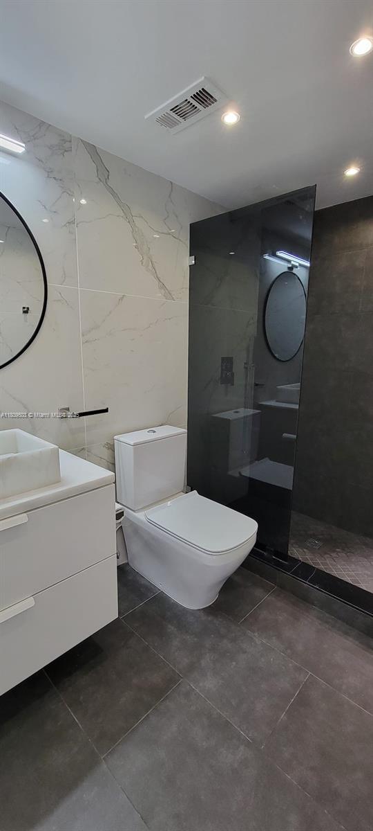 CYPRESS TREE CONDO BLDG 3 - Residential