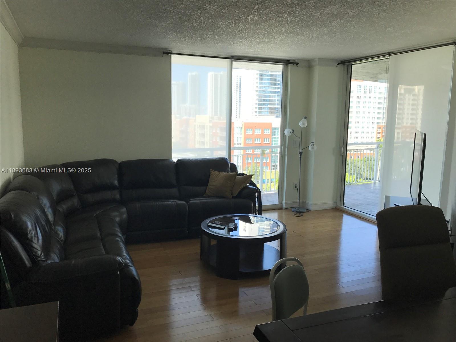 1800 BISCAYNE PLAZA CONDO - Residential