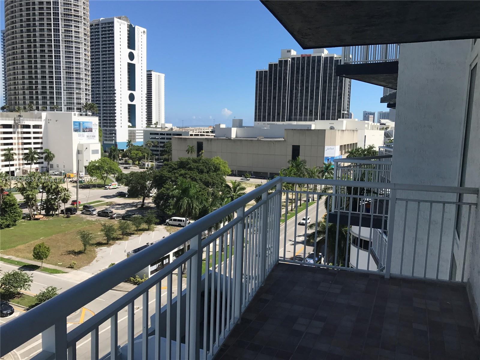 1800 BISCAYNE PLAZA CONDO - Residential