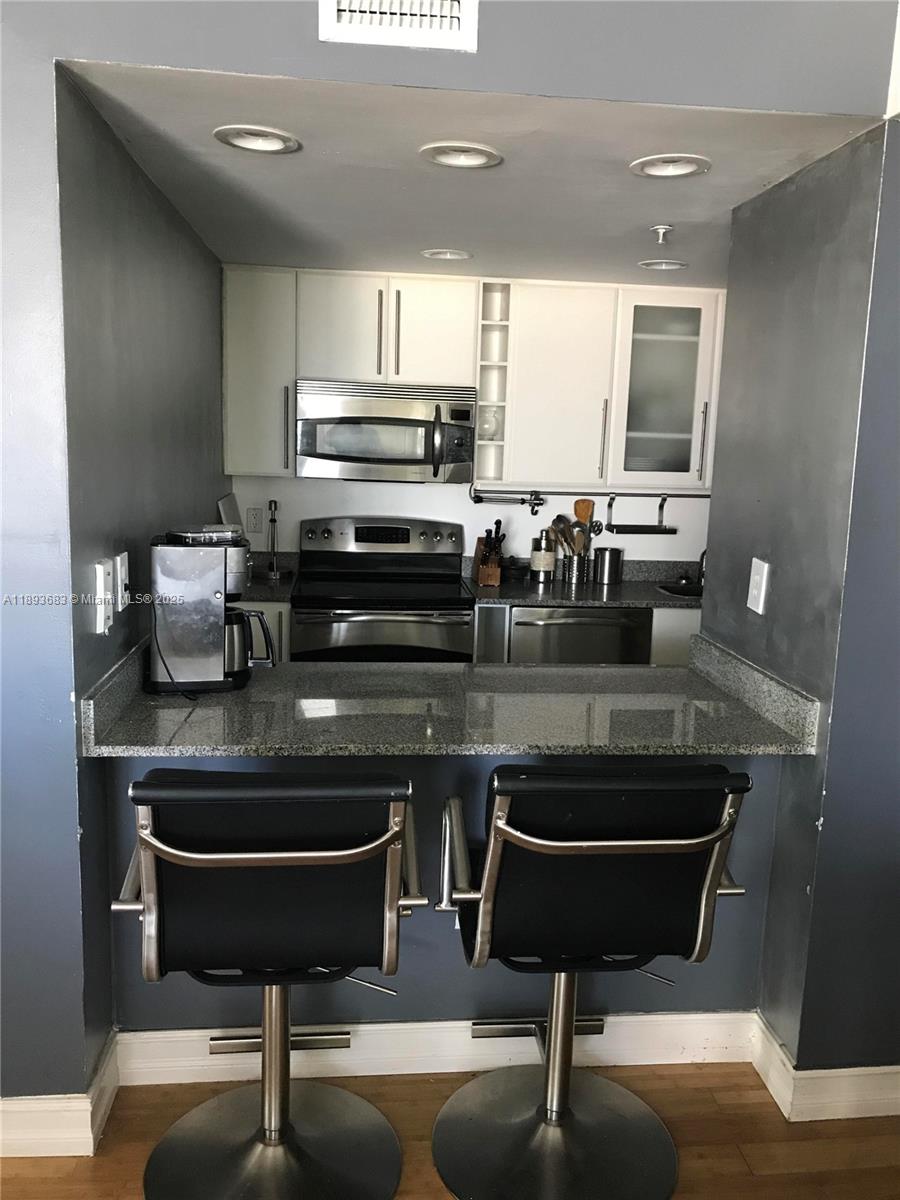 1800 BISCAYNE PLAZA CONDO - Residential