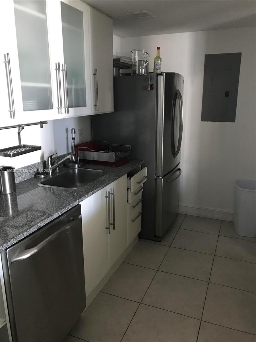 1800 BISCAYNE PLAZA CONDO - Residential