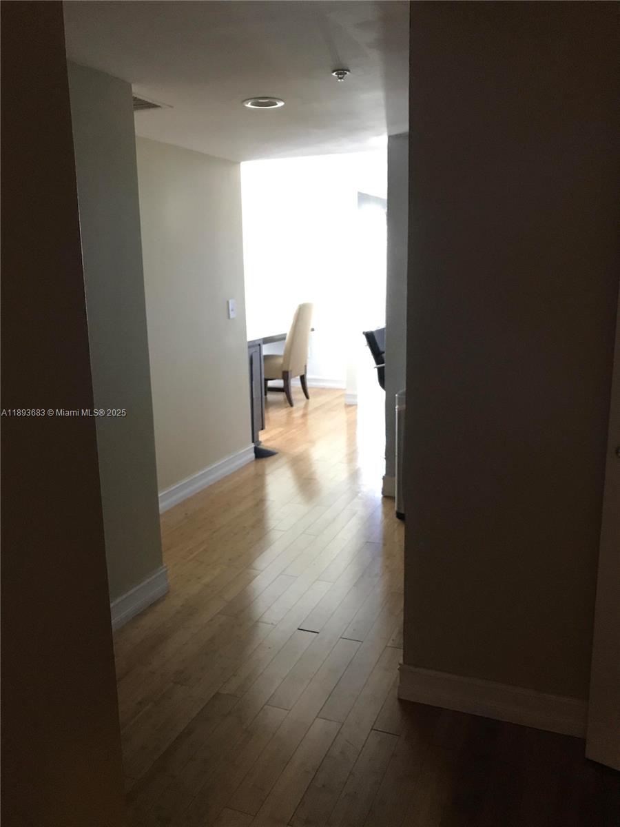1800 BISCAYNE PLAZA CONDO - Residential