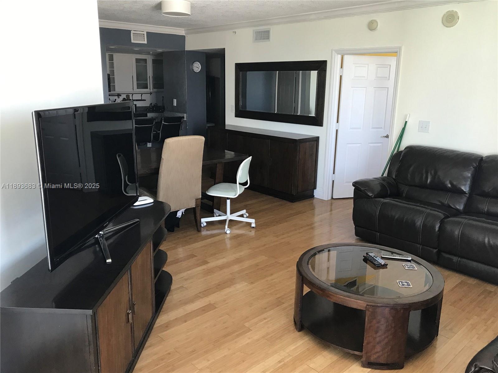1800 BISCAYNE PLAZA CONDO - Residential