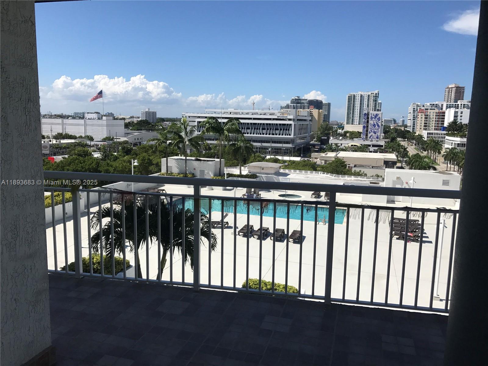 1800 BISCAYNE PLAZA CONDO - Residential