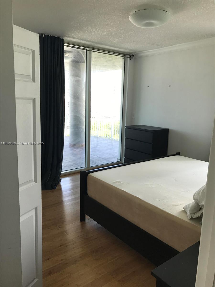 1800 BISCAYNE PLAZA CONDO - Residential