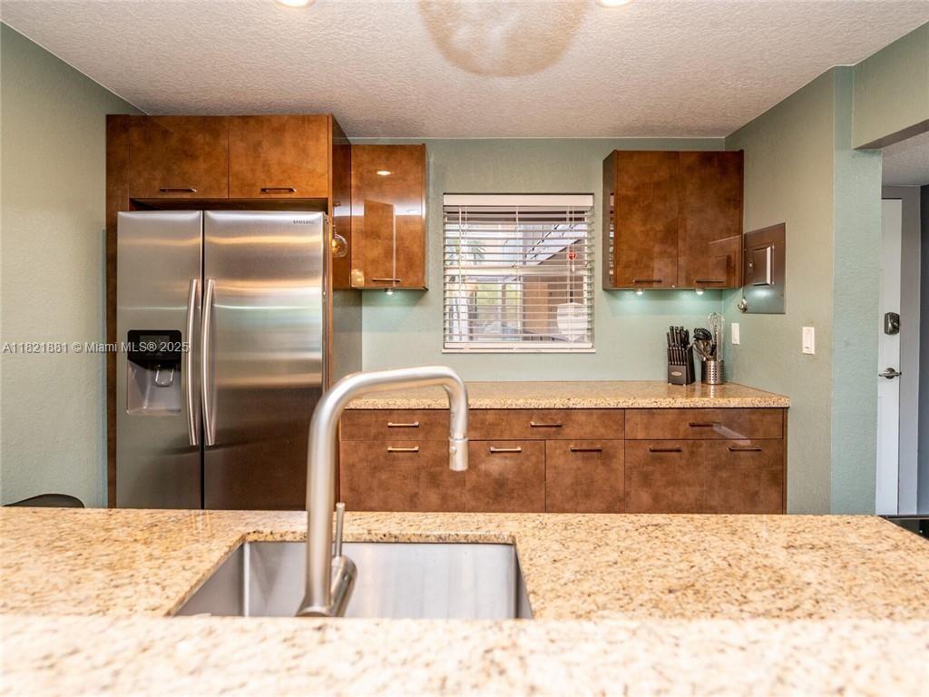 SOMERSET AT LAUDERDALE LA - Residential