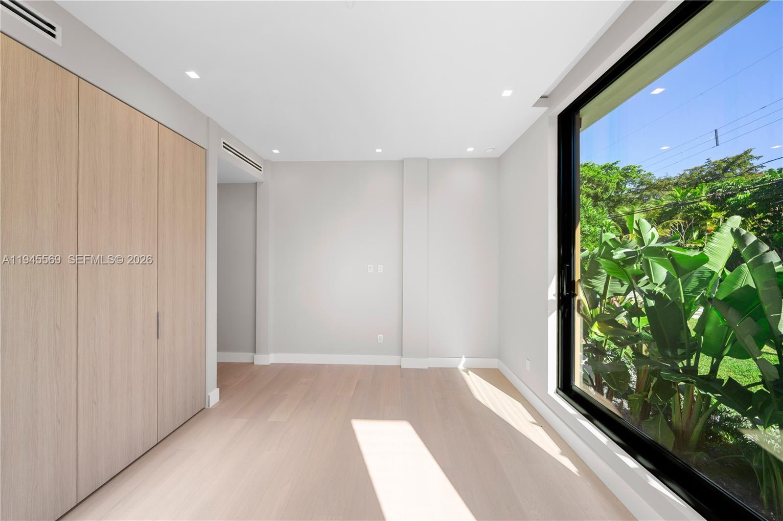 GRIFFING BISCAYNE PARK ES - Residential