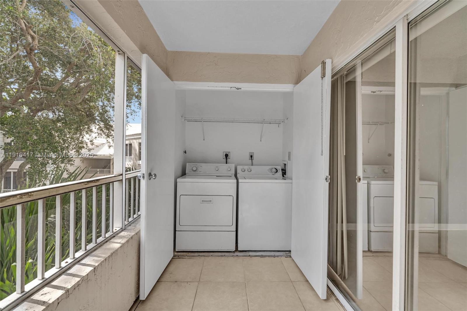 LAKEVIEW CLUB CONDO - Residential Lease