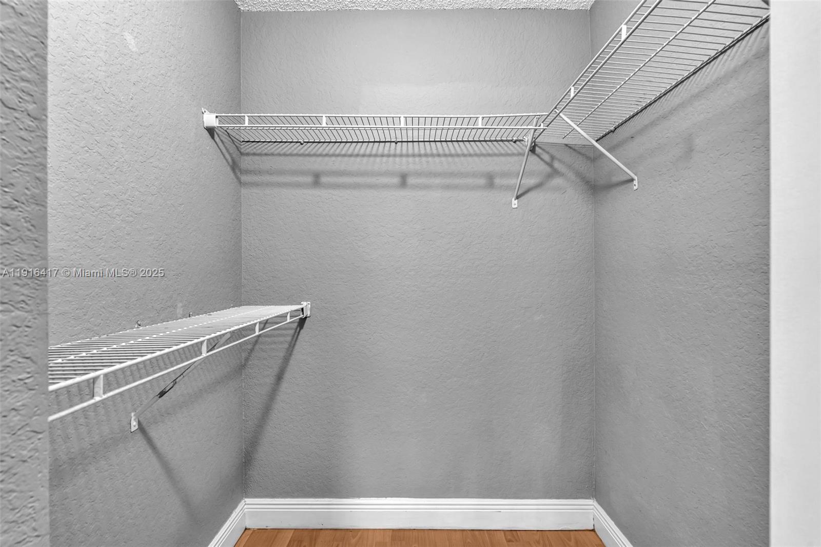 LAKEVIEW CLUB CONDO - Residential Lease