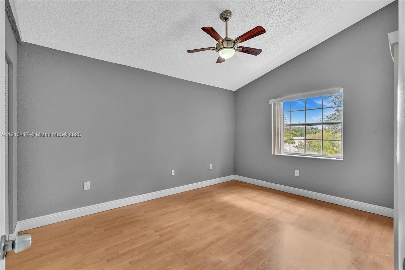 LAKEVIEW CLUB CONDO - Residential Lease