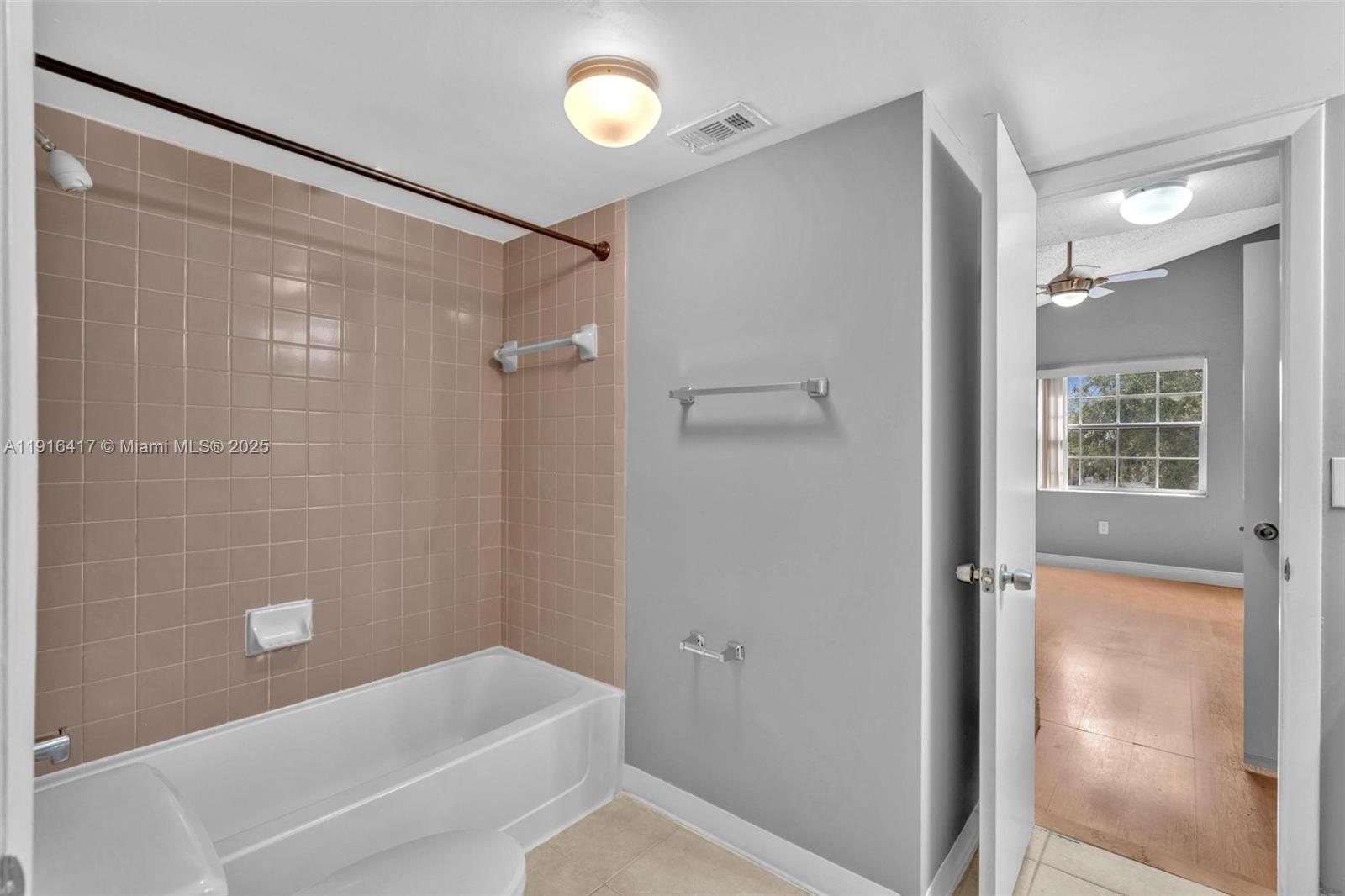 LAKEVIEW CLUB CONDO - Residential Lease