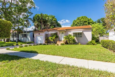 Photo of 1431 Wiley St, Hollywood, FL 33020 (MLS # A11887268)