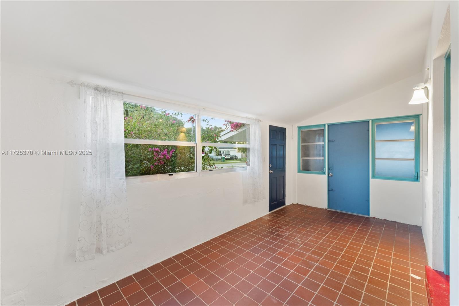 W BUENA VISTA CEN - Residential