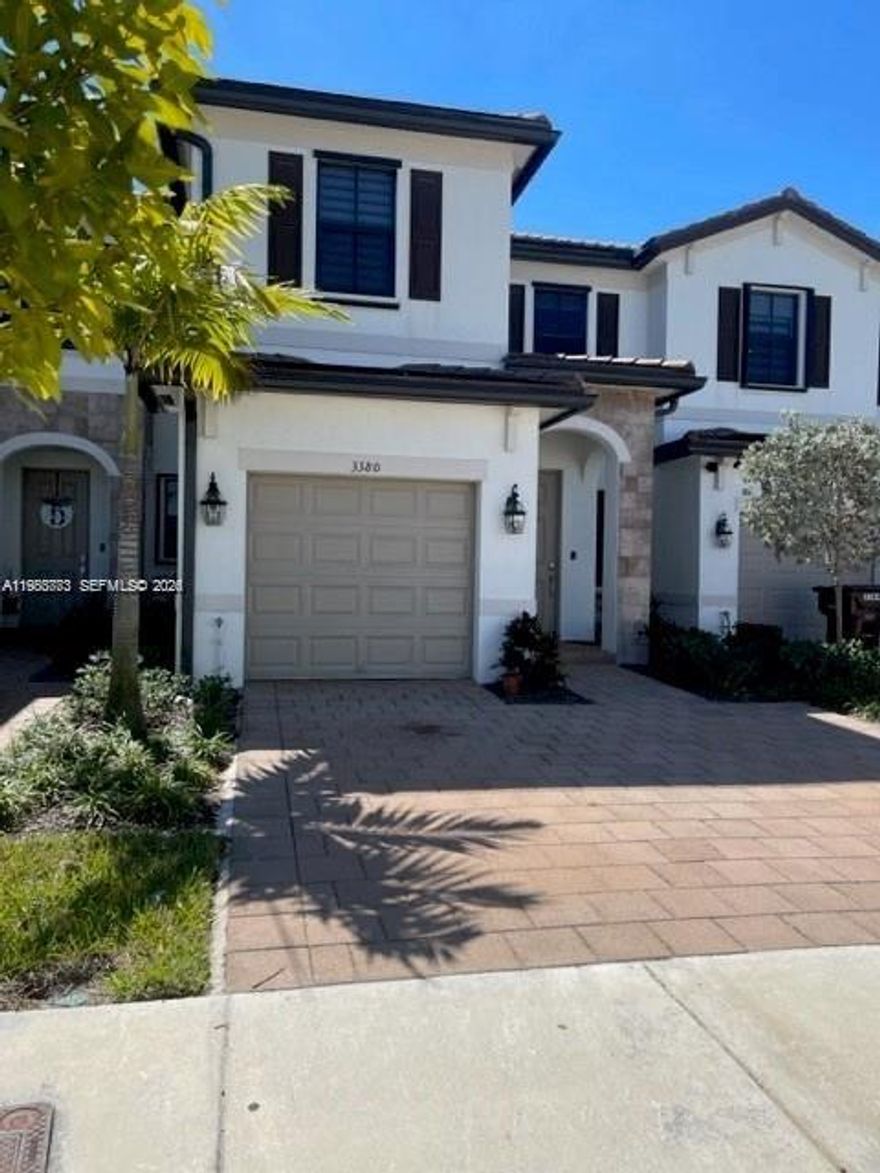 AQUABELLA built in 2020! This beautiful and spacious Townhome in excellent location, located close to everything!!
Features 3 bedrooms, 2 1/2 bathrooms, tiled/wood floors throughout, and fully equipped kitchen with stainless
steel appliances. This is the perfect home for entertaining and barbecuing with family and friends in the wonderful
and spacious patio area. Also features an oversized driveway and an attached one car garage with automatic door
opener. Located close to schools and easy access to main highways.