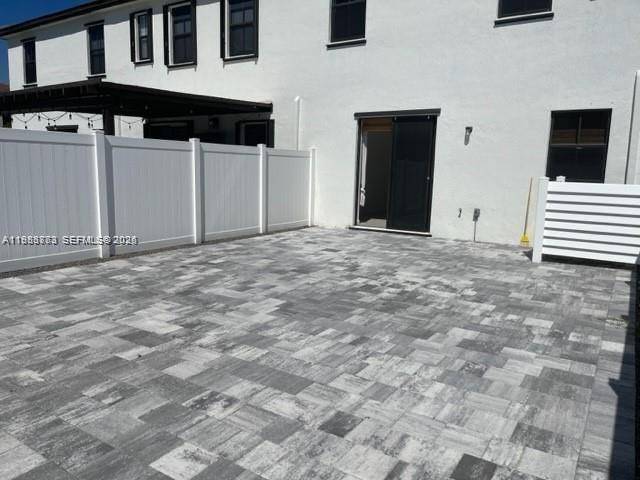 AQUABELLA NORTH REPLAT - Residential Lease