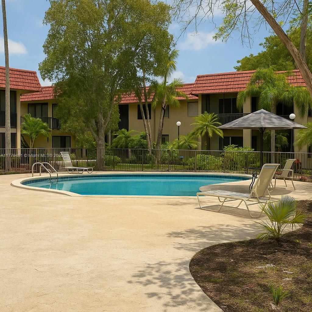 NORTHLAKE VLG AT CALIF CL - Residential