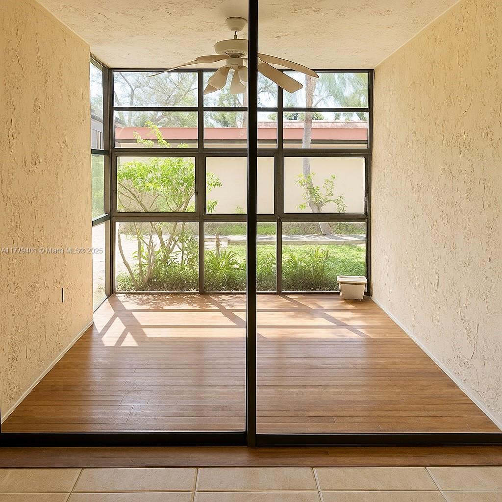 NORTHLAKE VLG AT CALIF CL - Residential